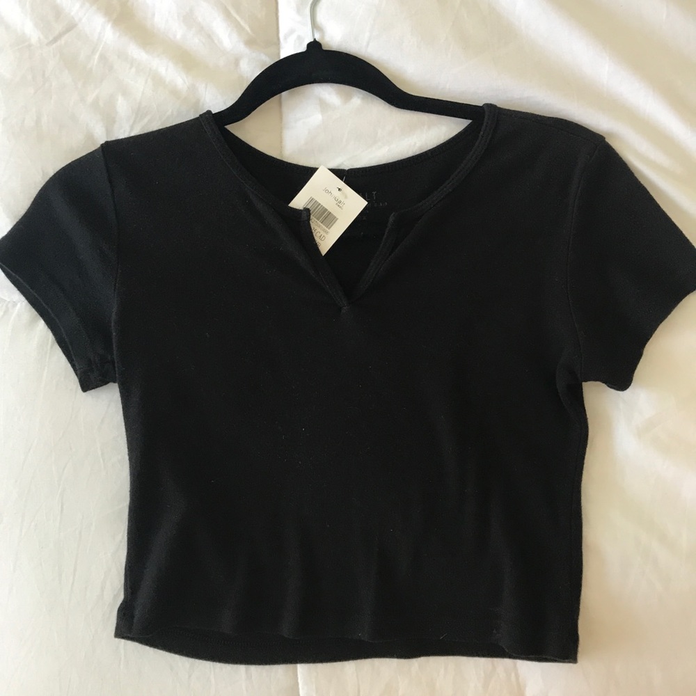 Brandy Melville Ashlyn high v neck crop top